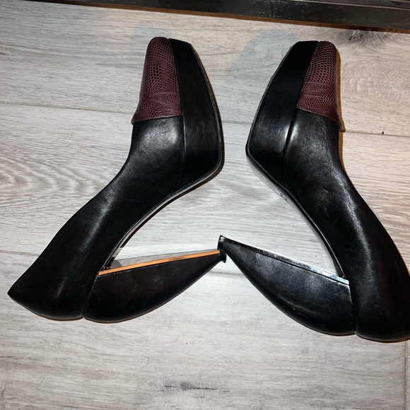 LANVIN black (snakeskin toe) & maroon leather pumps a/ mirrored-inner heel.Sz 40 - Picture 4 of 11